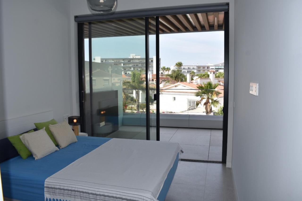 Luxury Complex Beachfront Apartment, Infinity Pool, Sauna, Gym And Large Terrace 托雷莫利诺斯 外观 照片