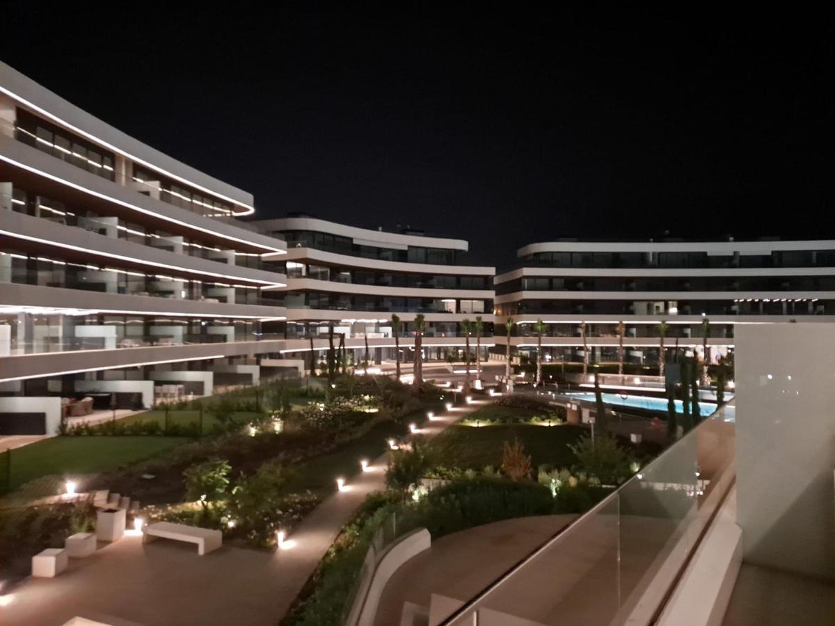 Luxury Complex Beachfront Apartment, Infinity Pool, Sauna, Gym And Large Terrace 托雷莫利诺斯 外观 照片