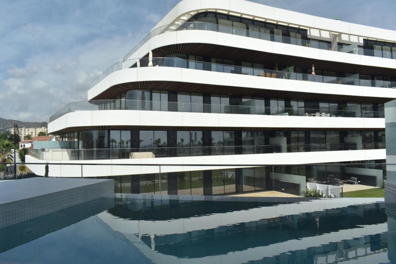 Luxury Complex Beachfront Apartment, Infinity Pool, Sauna, Gym And Large Terrace 托雷莫利诺斯 外观 照片
