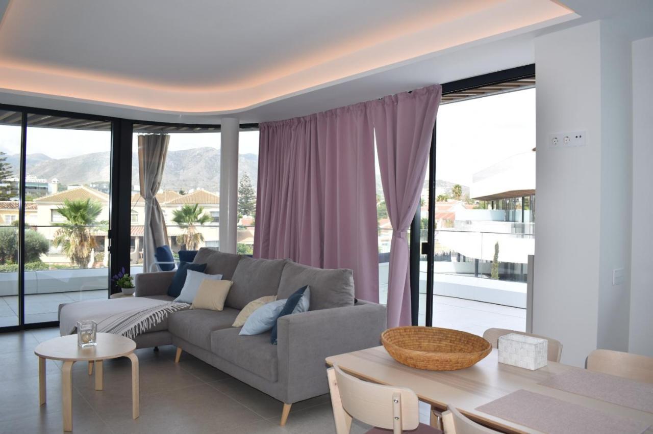 Luxury Complex Beachfront Apartment, Infinity Pool, Sauna, Gym And Large Terrace 托雷莫利诺斯 外观 照片