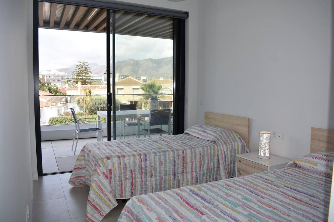Luxury Complex Beachfront Apartment, Infinity Pool, Sauna, Gym And Large Terrace 托雷莫利诺斯 外观 照片