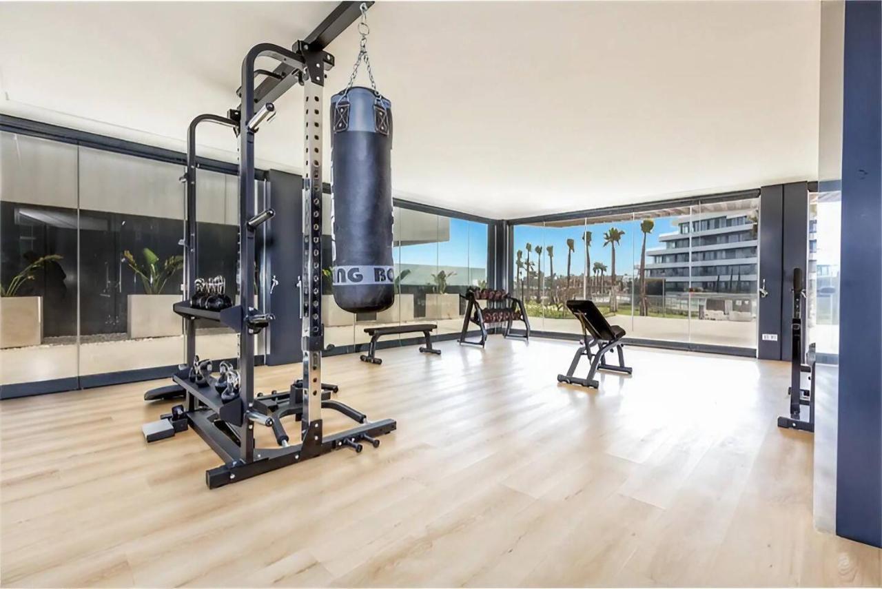 Luxury Complex Beachfront Apartment, Infinity Pool, Sauna, Gym And Large Terrace 托雷莫利诺斯 外观 照片
