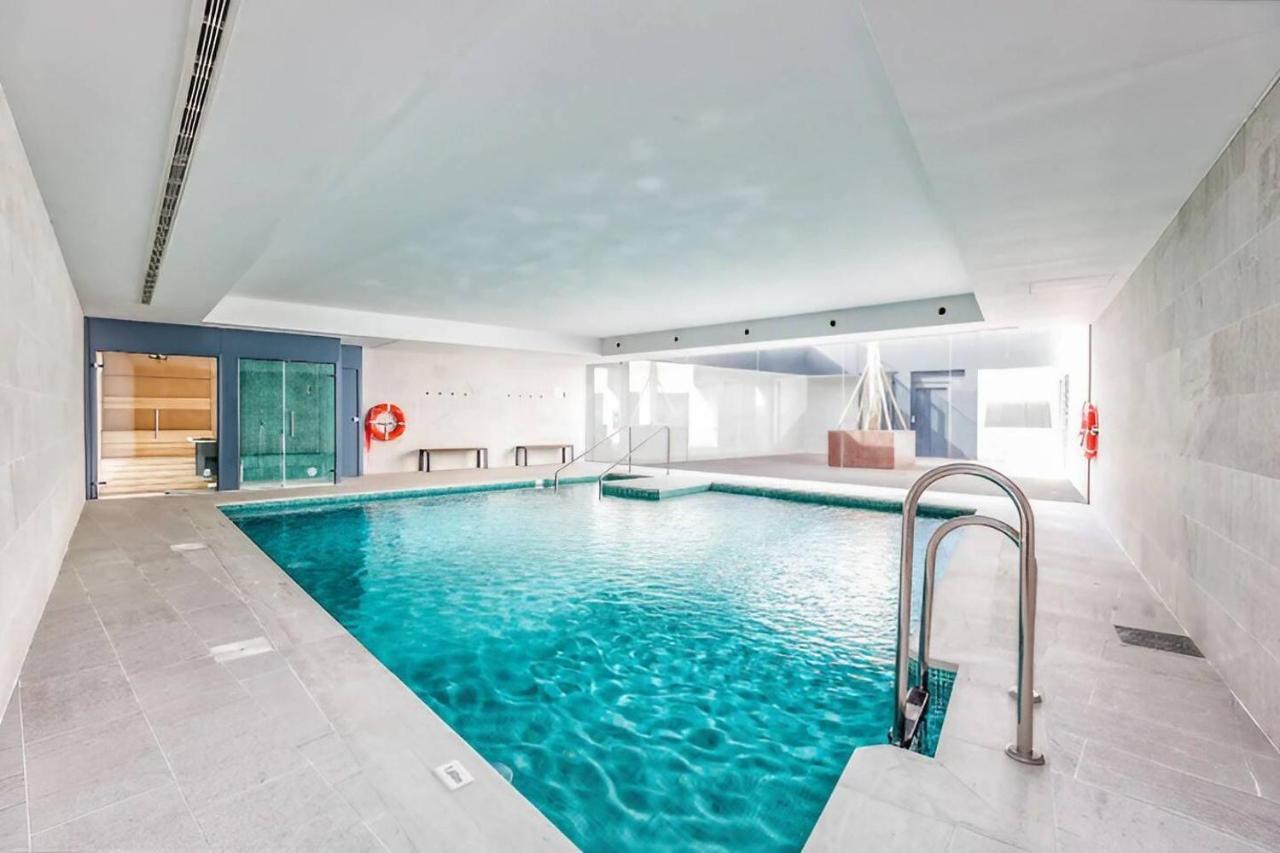Luxury Complex Beachfront Apartment, Infinity Pool, Sauna, Gym And Large Terrace 托雷莫利诺斯 外观 照片